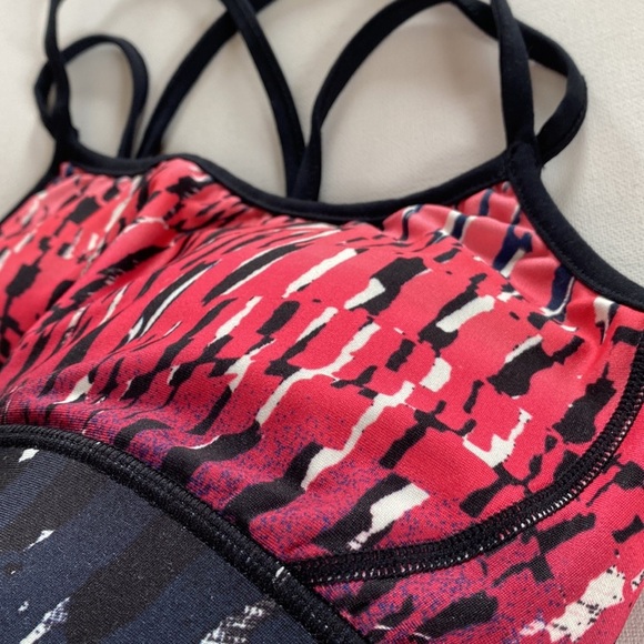 Avocado Strapy sports bra, size S - Picture 5 of 7